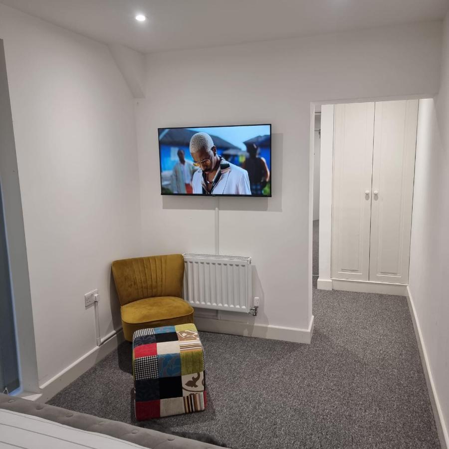 Classic 2 Bed Apartment In Oldkent Road London Kültér fotó