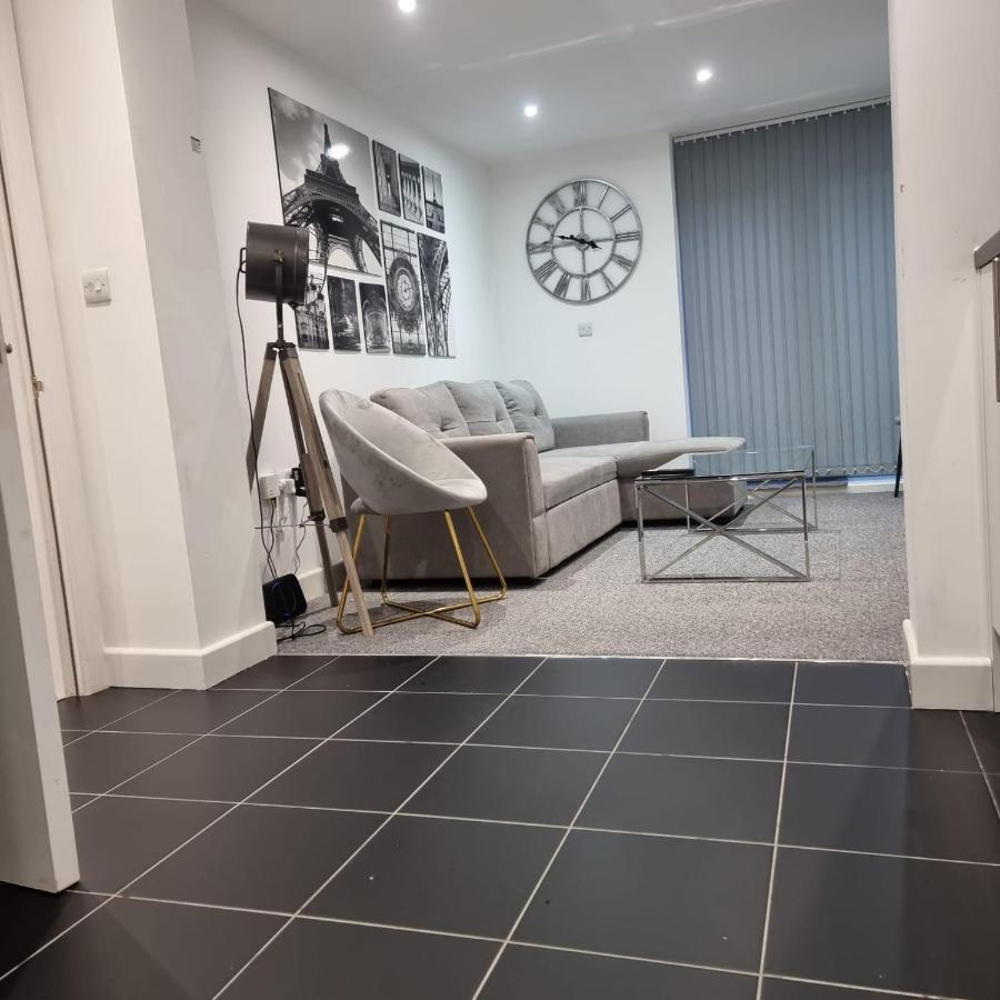 Classic 2 Bed Apartment In Oldkent Road London Kültér fotó