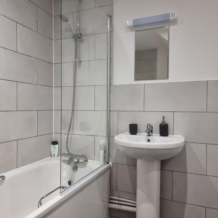 Classic 2 Bed Apartment In Oldkent Road London Kültér fotó