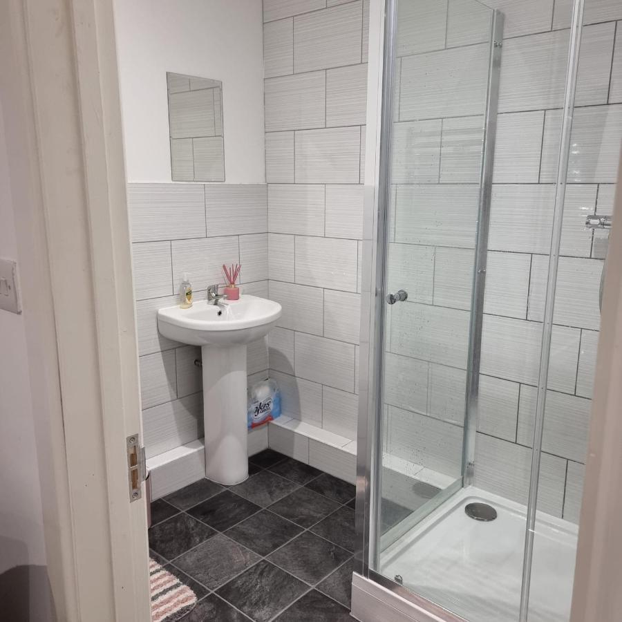 Classic 2 Bed Apartment In Oldkent Road London Kültér fotó